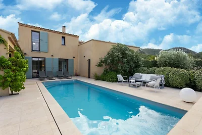 Villa a Malaucene con giardino privato