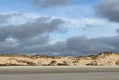 Strandflucht in der Ho-Bucht -- By Traum...