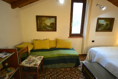 Suggestivo appartamento a Vezzi Portio con gi...
