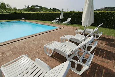 Agriturismo con piscina e terrazza privata