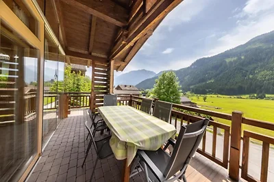 Skichalet in Pinzgau met balkon