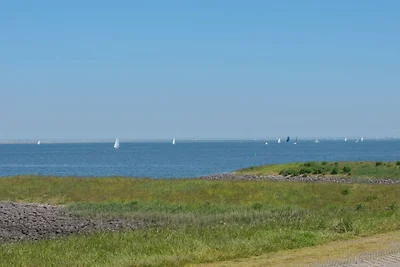 Haus am See in Zeeland