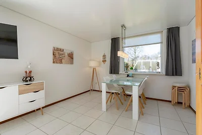 Ferienhaus mit Pool am Meer
