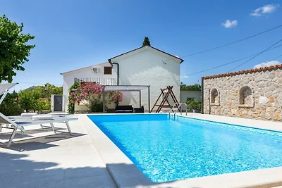 Antica mit Pool