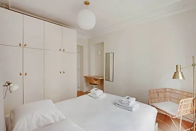 Authentische Wohnung - 3SZ/8P - Clignancourt