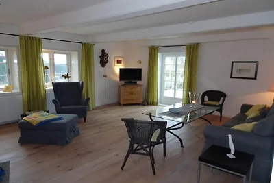 Vakantiehuis in Midlum met zwembad