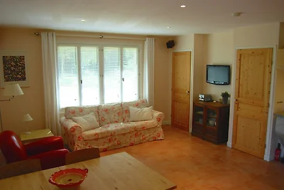 Zeer mooi appartement met zwembad in de...
