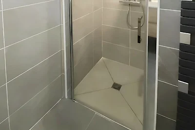 Guerlesquin-Dorfhaus mit Garten