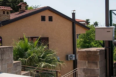 Two Bedroom Apartment with Terrace and Sea...
