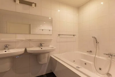 Wohnung in Hollum mit Schwimmbecken