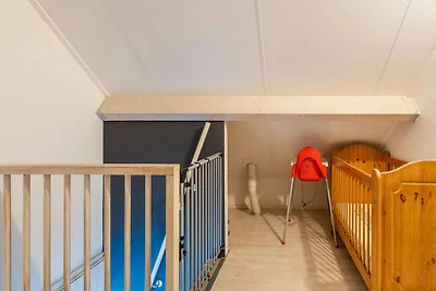 Schönes Ferienhaus in Baarland mit Terrasse