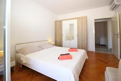 Apartment Dubreta mit Balkon