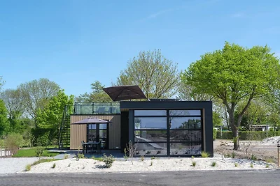 Villa am Wasser mit privater Dachterrasse