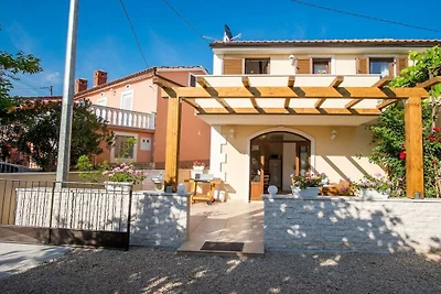 Ferienhaus in Malinska mit Schwimmbecken