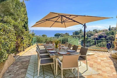 Villa a Les Issambres con piscina