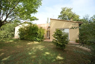 Moderna casa vacanze con piscina