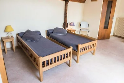 Cottage in Bacon met Wandelpaden dichtbij