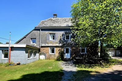 Modernes Ferienhaus in Seenähe in Robertville
