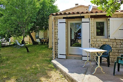 Ferienhaus in Revest mit Garten
