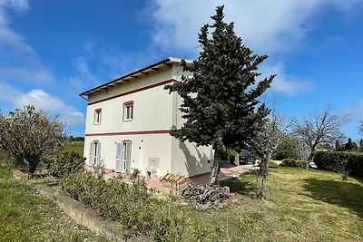 Geräumiges Ferienhaus in Lapedona mit Garten