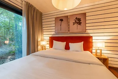 Fuga tranquilla nella foresta