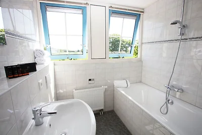 Villa mit Geschirrspüler, auf Texel, Meer 2 k...