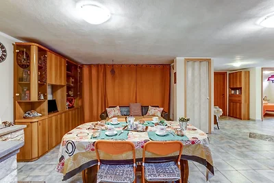 Charmante Wohnung in Carbonia mit Garten