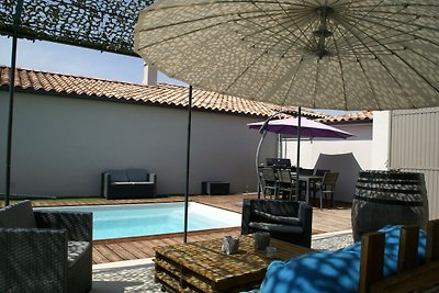Modernes Ferienhaus in Piolenc mit Pool