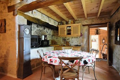 Castello rustico con terrazza a Bon-Encontre