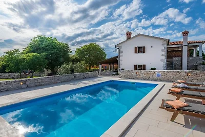 Ferienhaus in Trget mit Schwimmbecken