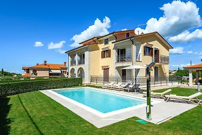 Premium-Apartment mit privatem Pool