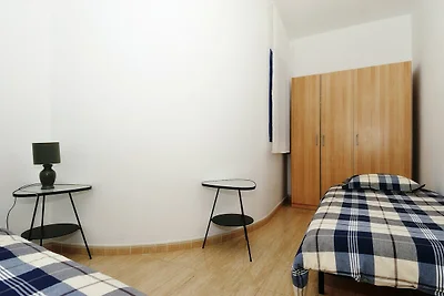 Modernes Apartment in Arrecife mit Terrasse