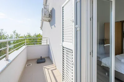 MY DALMATIA - Sea view apartment Privlaka