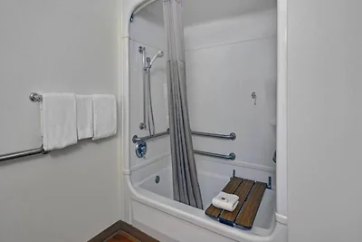 1 Doppelbett | Barrierefreie Dusche
