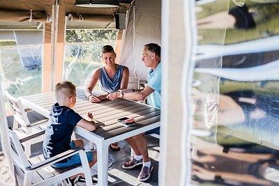 Leuke tentlodge op een camping