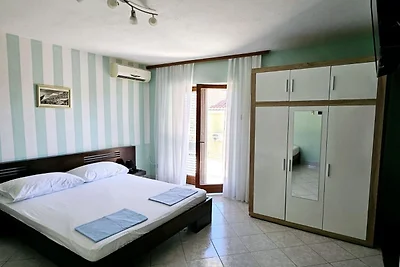 Apartments Željka - Studio Apartment with Ter...