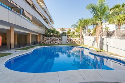 Appartamento con terrazza, piscina,...