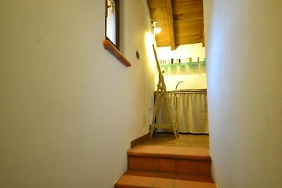 Suggestivo appartamento a Vezzi Portio con gi...