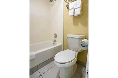 Knoxville, TN | 2 Queensize-Betten