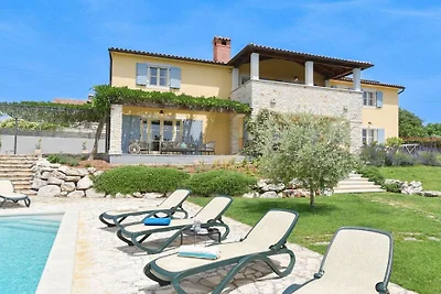 Villa a Sveti Lovreč con piscina