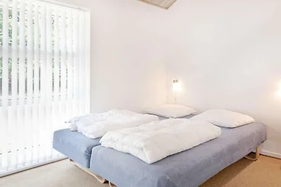 Modernes Zedernholz-Ferienhaus in Strandnähe