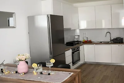 Stylish Okrug Gornji Apartment with Terrace a...