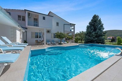 Schöne Villa mit viel Privatsphäre