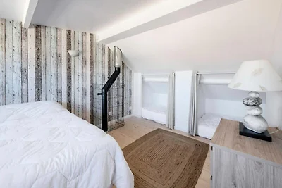 Huis vlakbij La Prée Beach met uitzicht op...