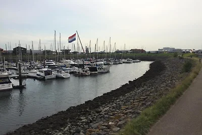Haus am See in Zeeland