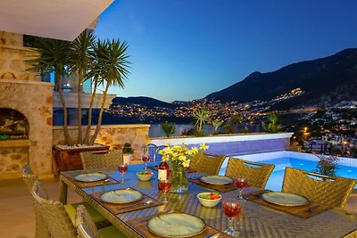 Villa in Kalkan mit Schwimmbecken