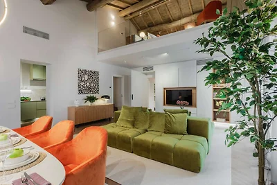 Royal Retreat in the Heart of Lucca