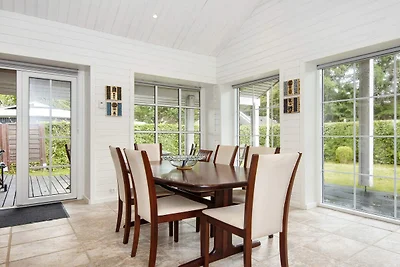 Verzaubertes Ferienhaus mit Whirlpool-By...