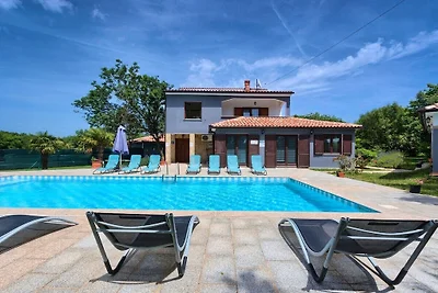 Villa in Valtura mit Schwimmbecken