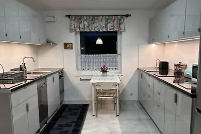 Großes Ferienhaus mit Garten in Lubiatów